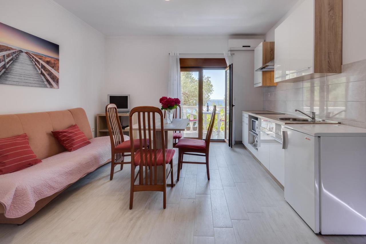 Family Friendly Seaside Apartments Kozino, Zadar - 5756 Petrcane Esterno foto
